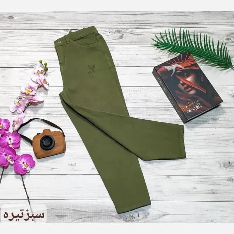 شلوار جین مام فیت زنانه پشت کمر کش رنگی سایز 36 تا 46 — تصویر ۴