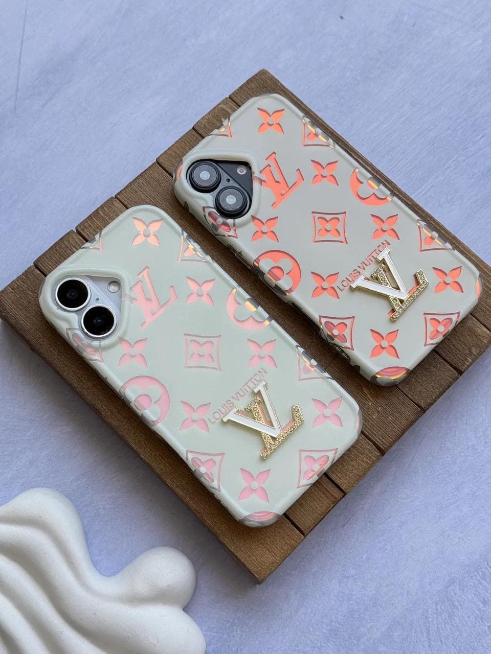 قاب Louis Vuitton هولوگرامی سامسونگ و شیائومی (کدC2221) مناسب برای Redmi Note 13 Pro 4G — تصویر ۴