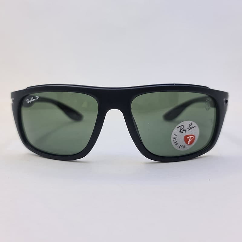 عینک آفتابی پلاریزه برند RAY-BAN با فریم مشکی رنگ و عدسی سبز مدل RB4364 — تصویر ۴