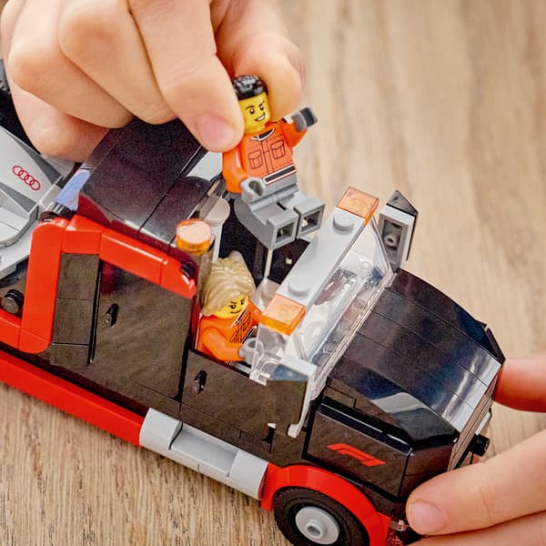 لگو سری سیتی مدل F1® Display Truck with Audi F1® Race Car کد 60493 — تصویر ۵