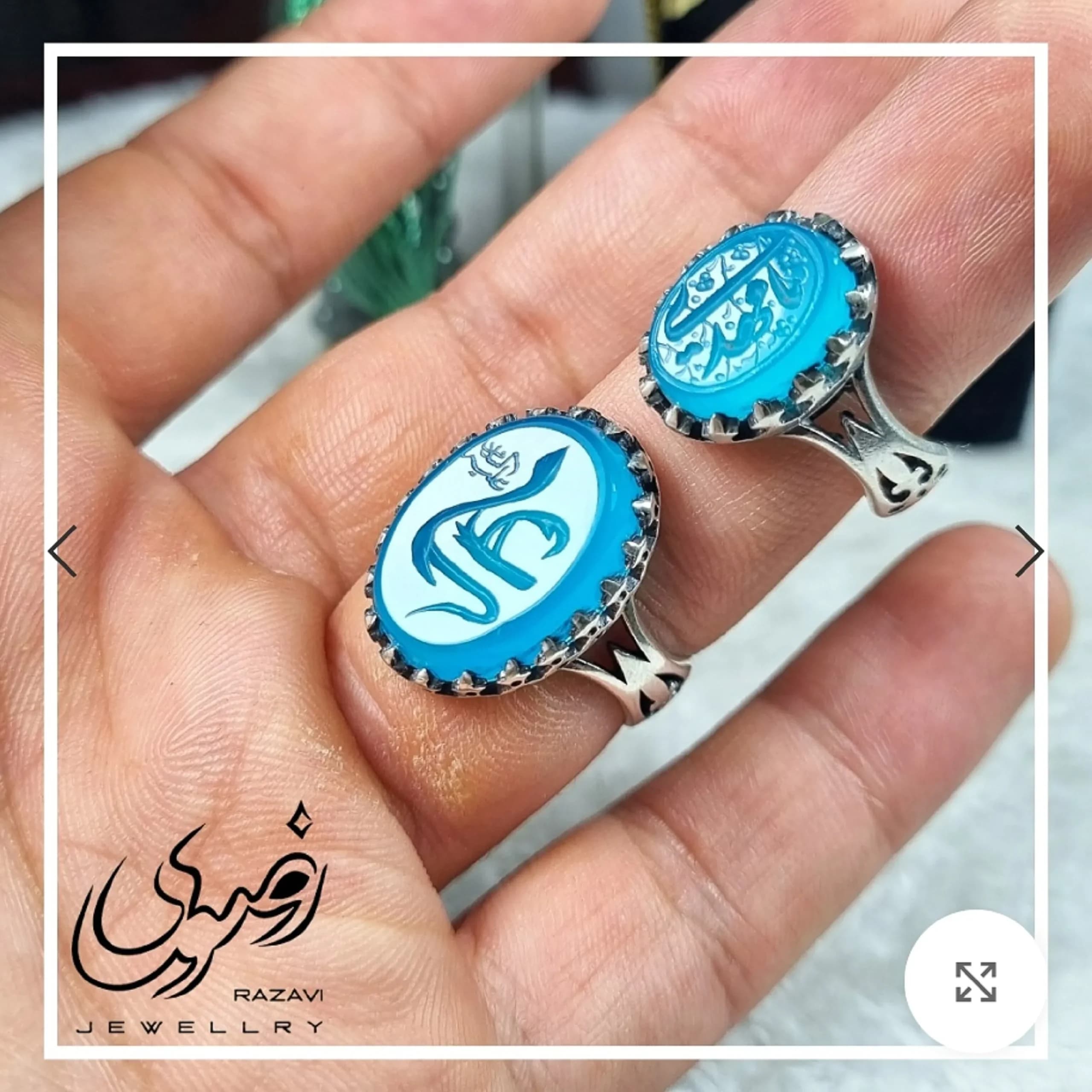 ست انگشتر مردانه و زنانه نقره روس با سنگ عقیق آبی و حکاکی دست استاد فتح — تصویر ۴