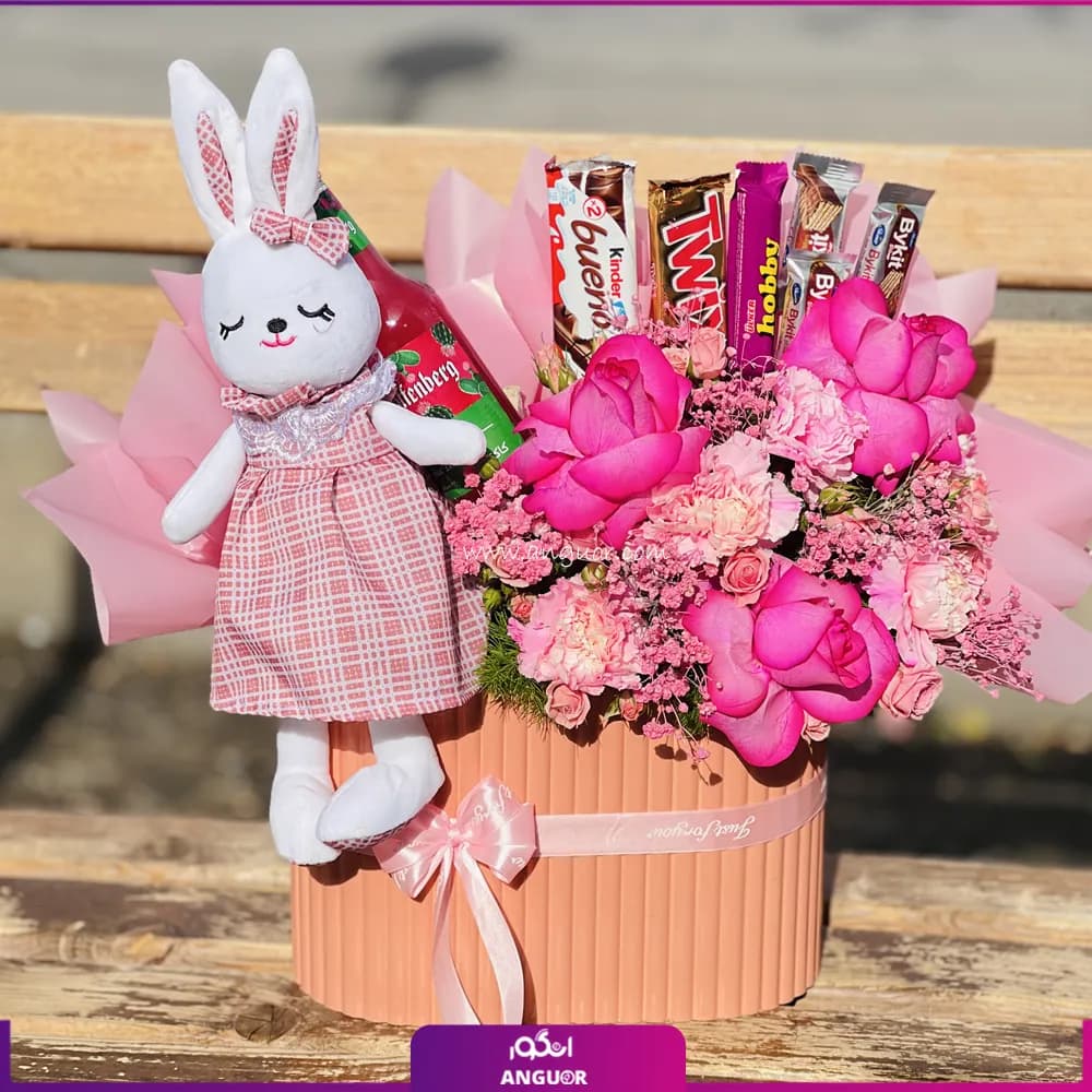 باکس عاشقانه لوکس با خرگوشک و گل طبیعی