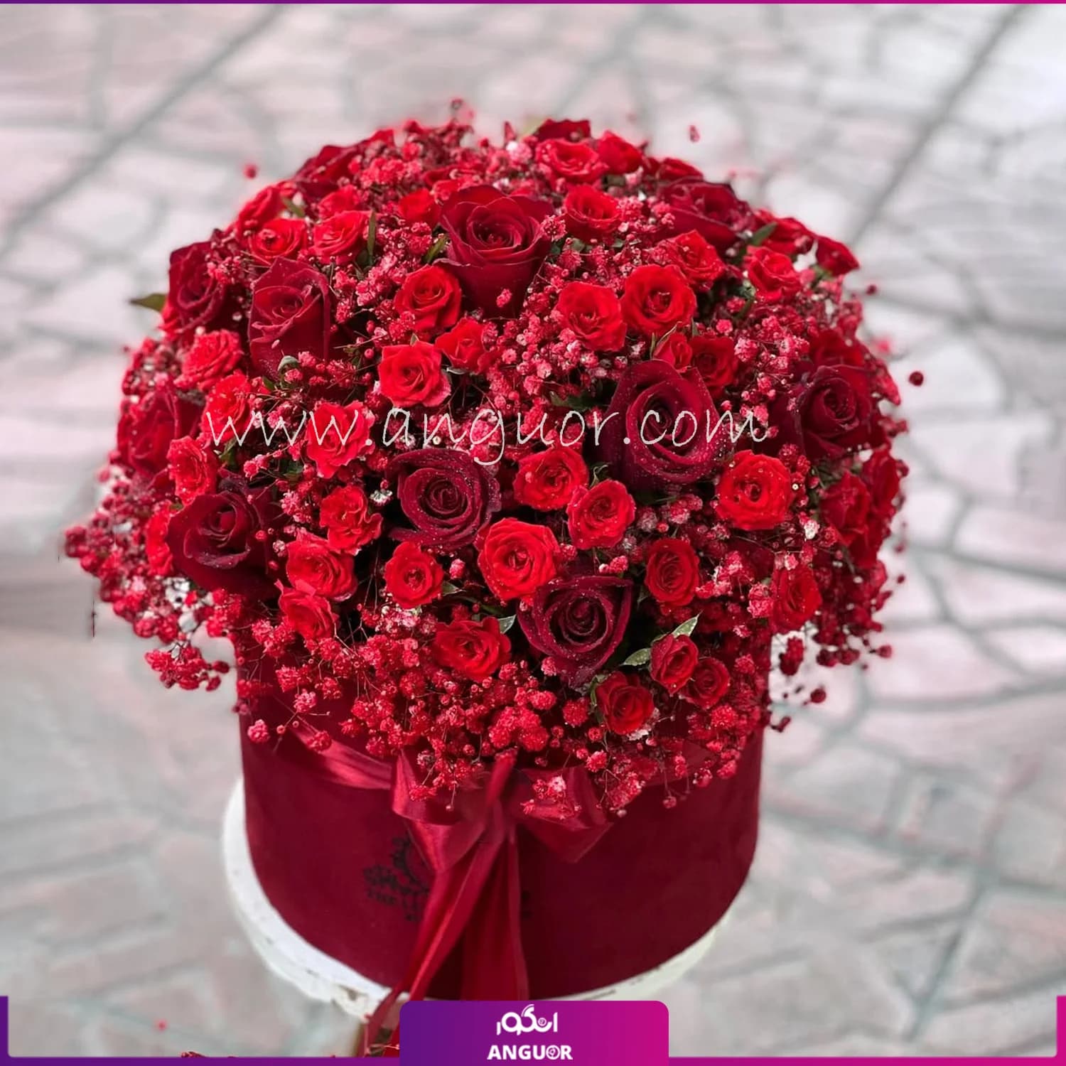 15 شاخه گل رز میناتوری در باکس گرد با تم قرمز