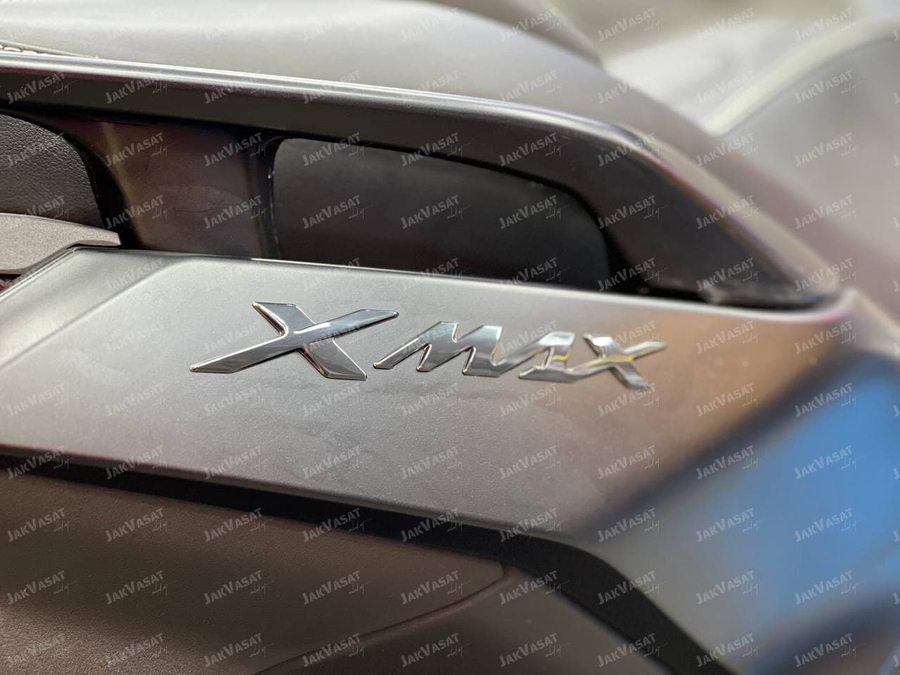 آرم سه بعدی طلایی XMAX / ساخت اندونزی اصل — تصویر ۳