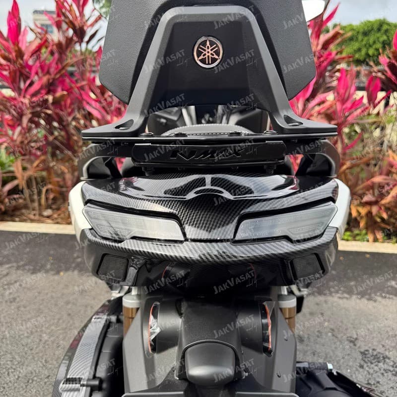 ست فلاپ کربن 11 تیکه NMAX TURBO 2025 / اصل — تصویر ۶