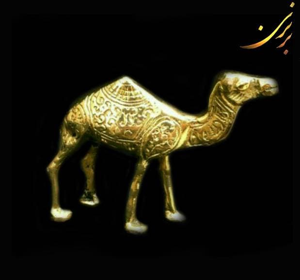 مجسمه برنزی شتر کوچک