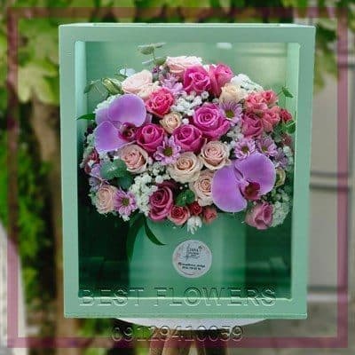 گلفروشی نزدیک داروخانه در میدان جهاد