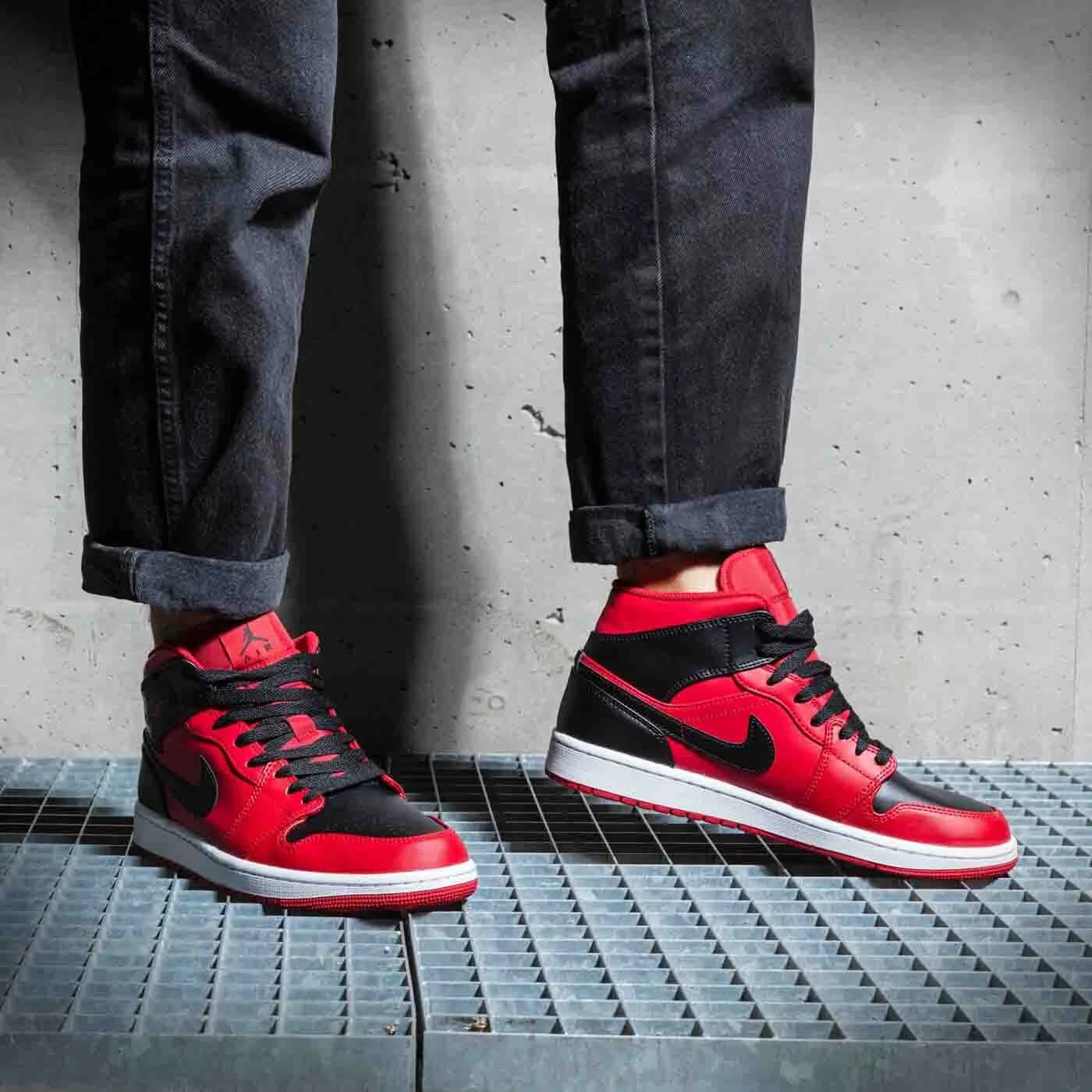 کتونی Nike مدل Air Jordan 1 Mid Reverse Bred – 554724-660 — تصویر ۸