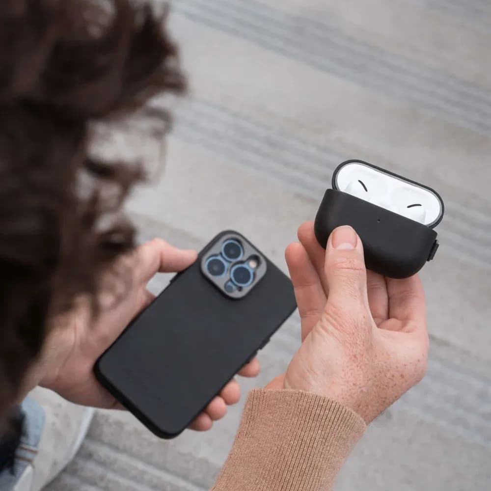 کاور ایرپاد چرمی Sandmarc Leather Edition – AirPods Pro Case Black — تصویر ۲