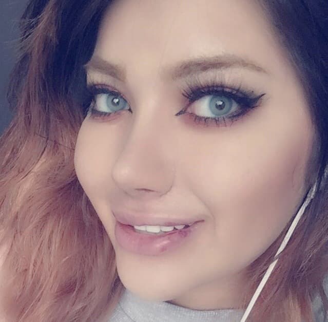 لنز رنگی بلو سالانه — تصویر ۲