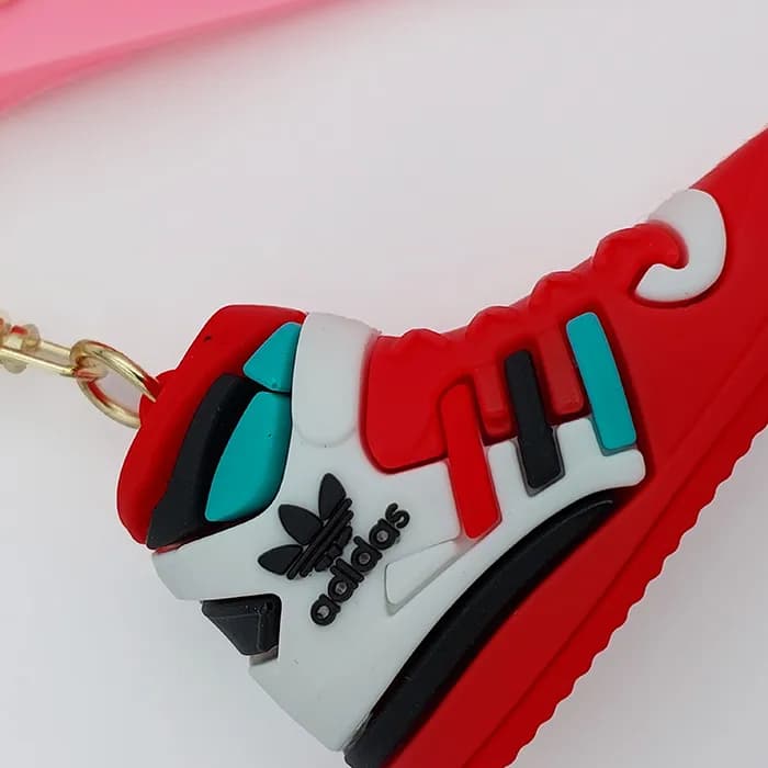 سرکلیدی سیلیکونی کفش آدیداس adidas قرمز 39060 — تصویر ۳