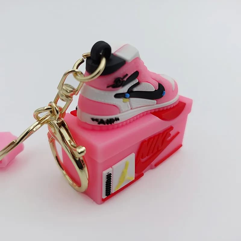 سرکلیدی سیلیکونی بزرگ کفش نایک Nike صورتی 39060 — تصویر ۲