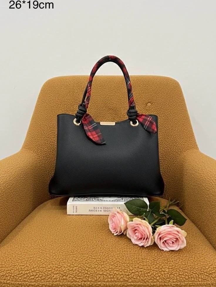 کیف دستی و دوشی زنانه متریال وارداتی اسکارف‌دار مشکی کد 423 — تصویر ۵