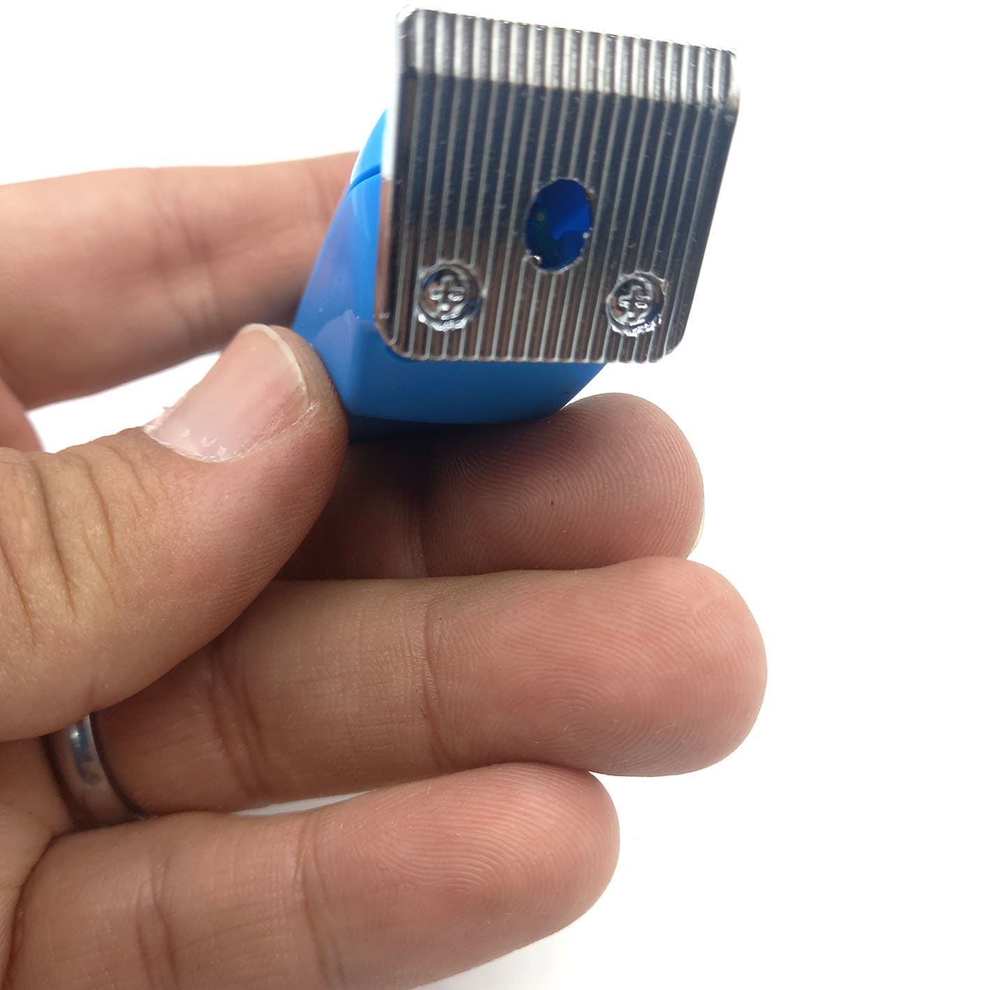 فندک فانتزی مدل ماشین ریش تراش آبی کد A110027 — تصویر ۳