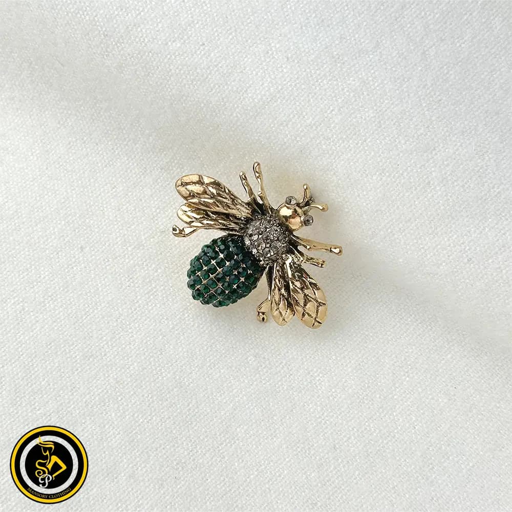 گل سینه طرح زنبور طلايي نگين سبز