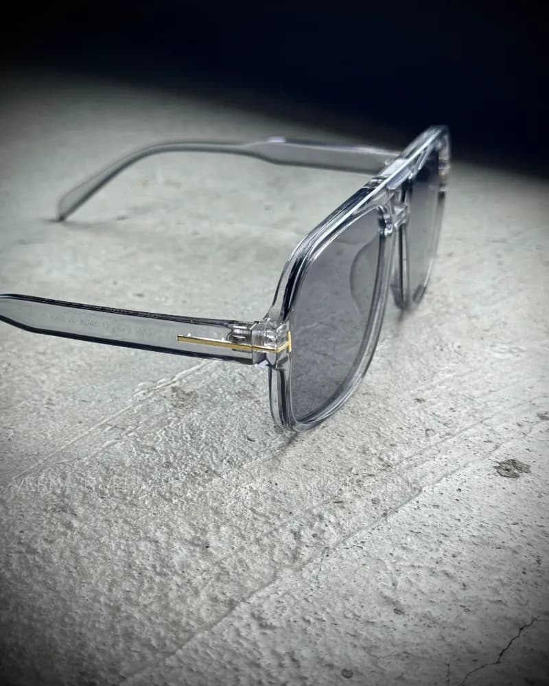 عینک افتابی TOM FORD — تصویر ۳