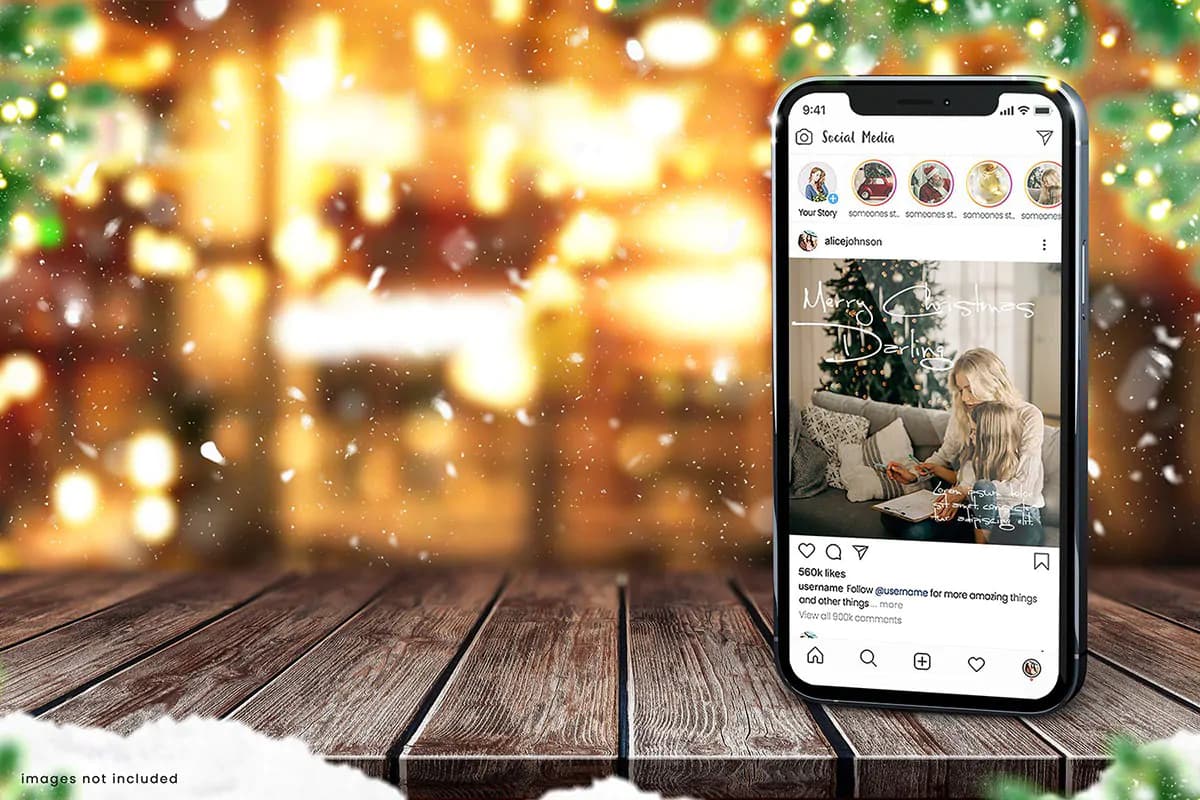 موکاپ موبایل در کریسمس و زمستان روی میز چوبی — تصویر ۶