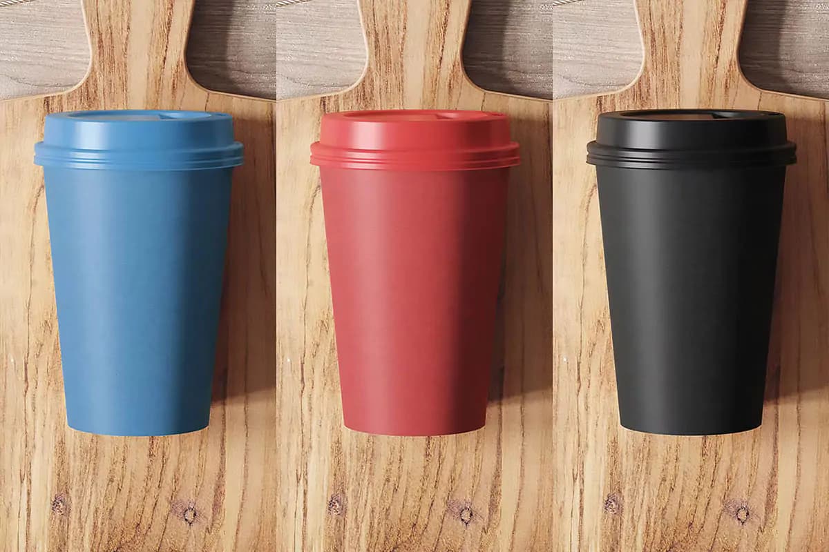 موکاپ لیوان قهوه با کاغذ کرافت — تصویر ۵