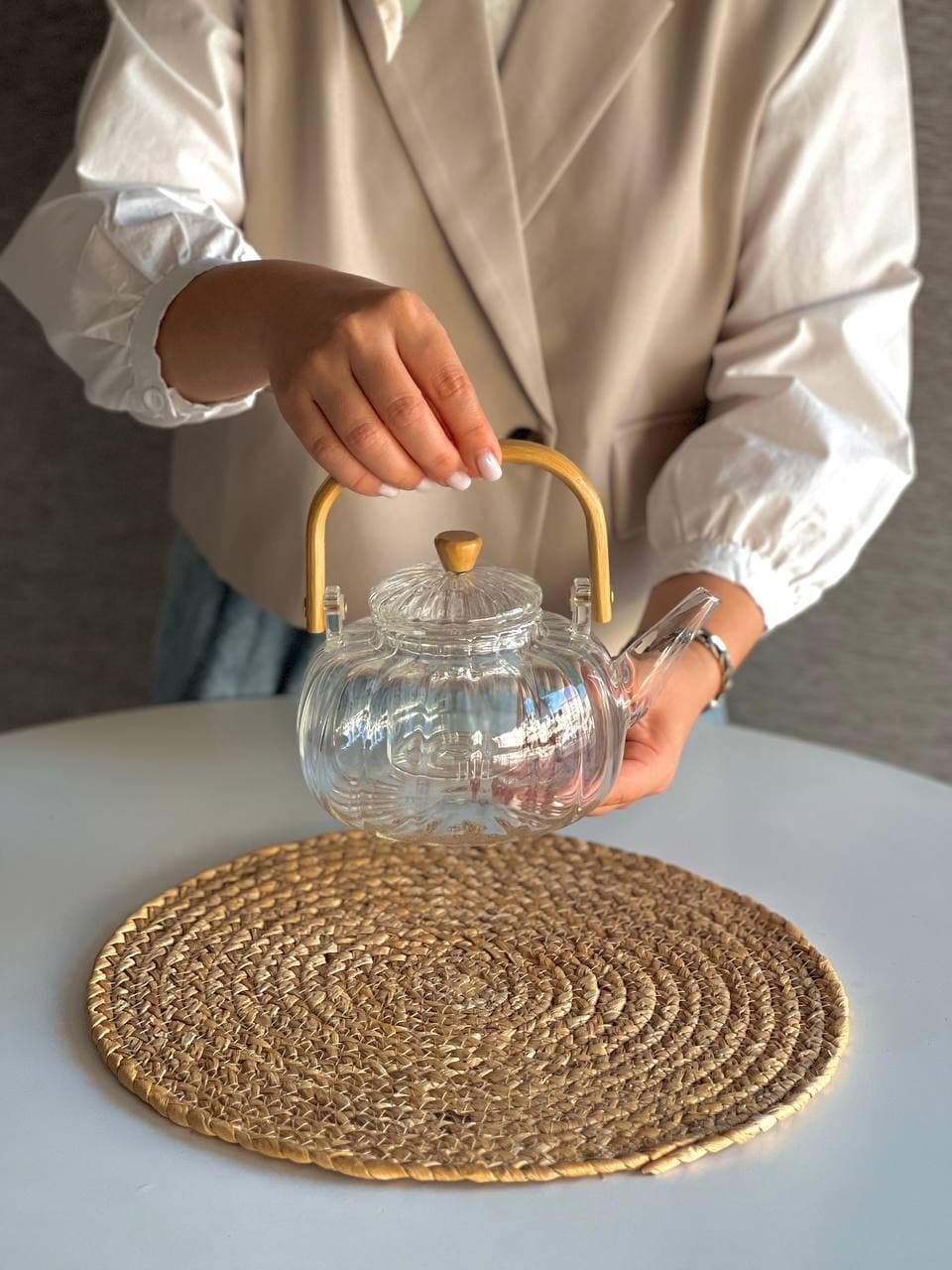 قوری پیرکس شیاردار دسته چوبی- 1000 میل کد 23 — تصویر ۶