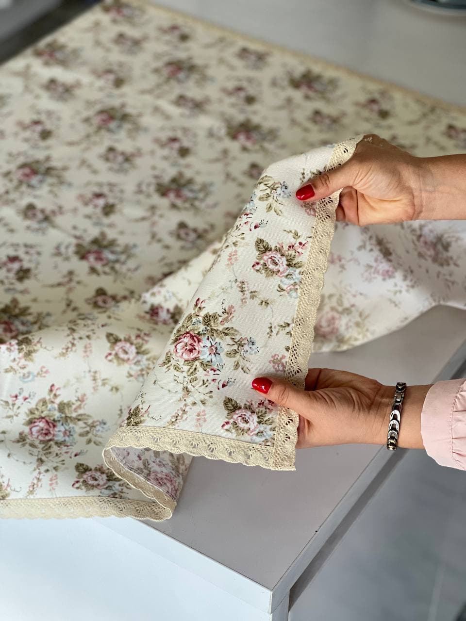 رومیزی پارچه ای 150*110 – داک طرح گلگلی — تصویر ۴
