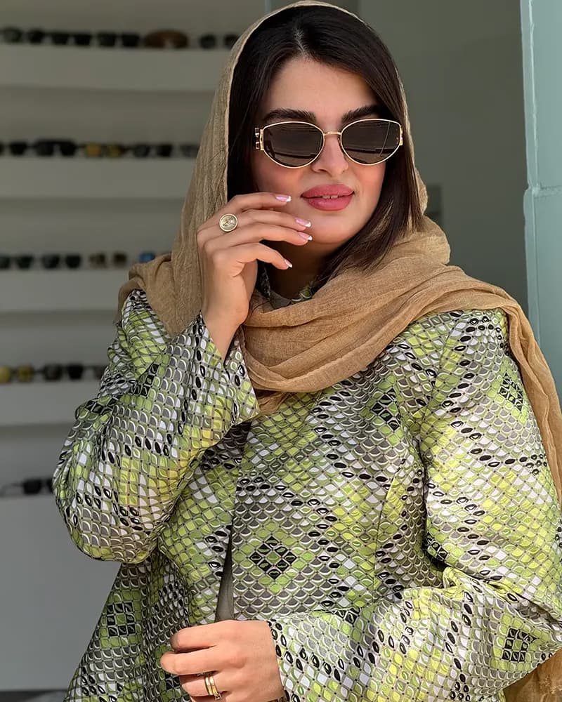 عینک آفتابی زنانه کلویی مدل CHLOE CH0257SK — تصویر ۲