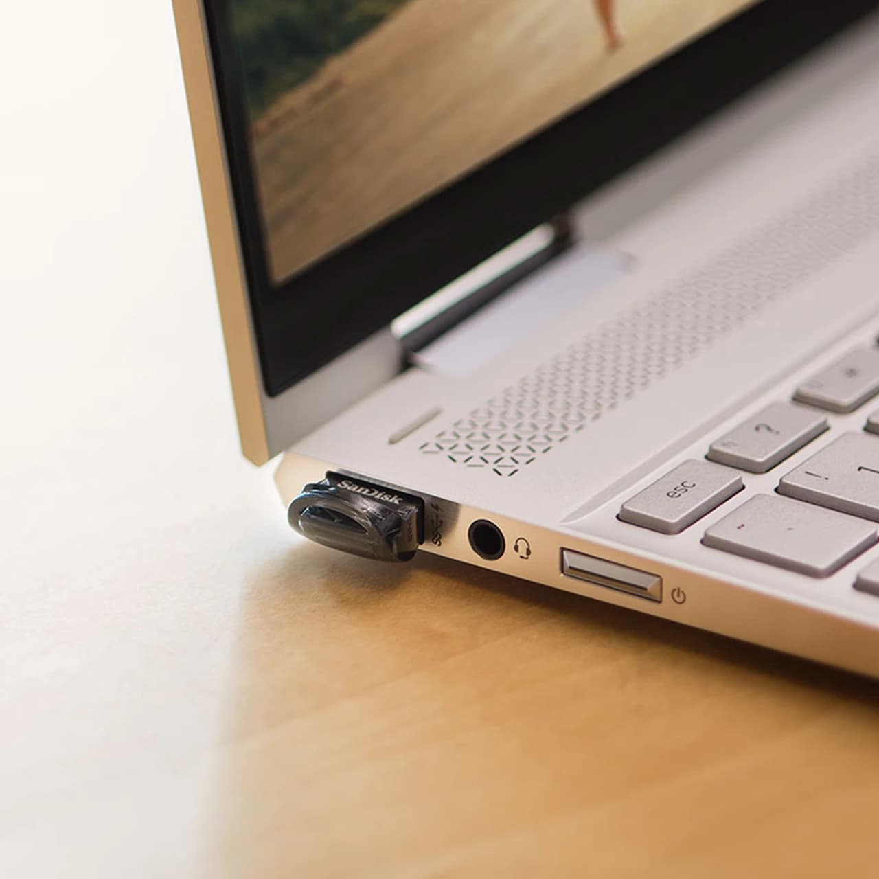 فلش مموری سن دیسک مدل Ultra Fit USB 3.2 ظرفیت 16 گیگابایت — تصویر ۵