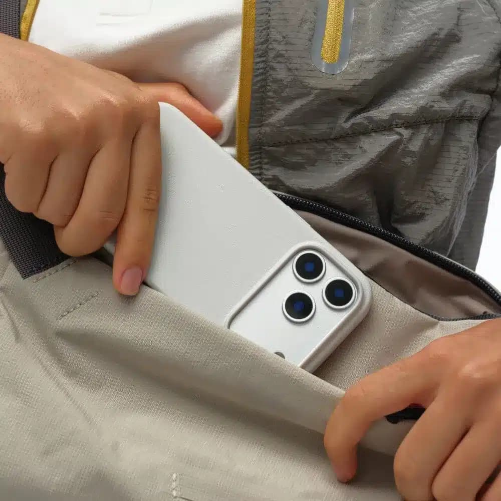 قاب مافت مدل MOFT Snap Case MOVAS مناسب برای iPhone 17 Pro رنگ مشکی — تصویر ۴