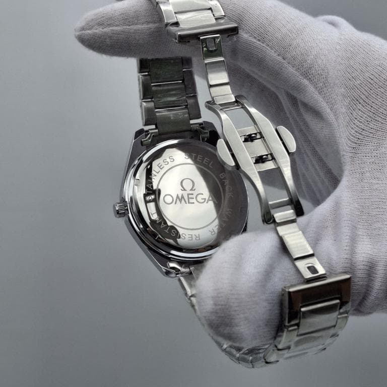 ساعت مچی مردانه امگا سیمستر استیل نقره‌ای صفحه سبز OMEGA Seamaster — تصویر ۴