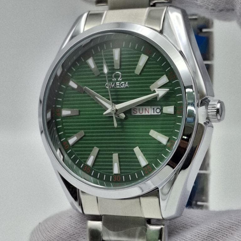 ساعت مچی مردانه امگا سیمستر استیل نقره‌ای صفحه سبز OMEGA Seamaster — تصویر ۳