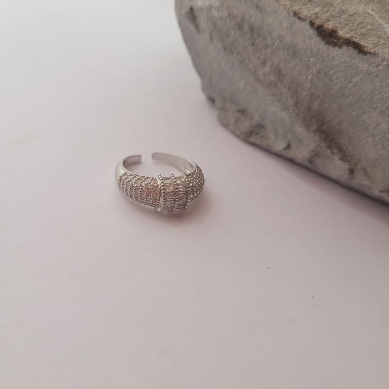 حلقه جواهری طرح Pave باگتی — تصویر ۵