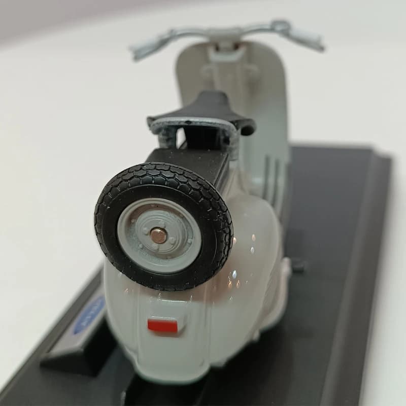ماکت موتور ولی مدل وسپا 125cc کد V19660PW — تصویر ۶