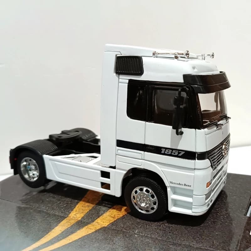 ماکت ماشین وِلی مدل Mercedes Benz Actros کد 0254 — تصویر ۵