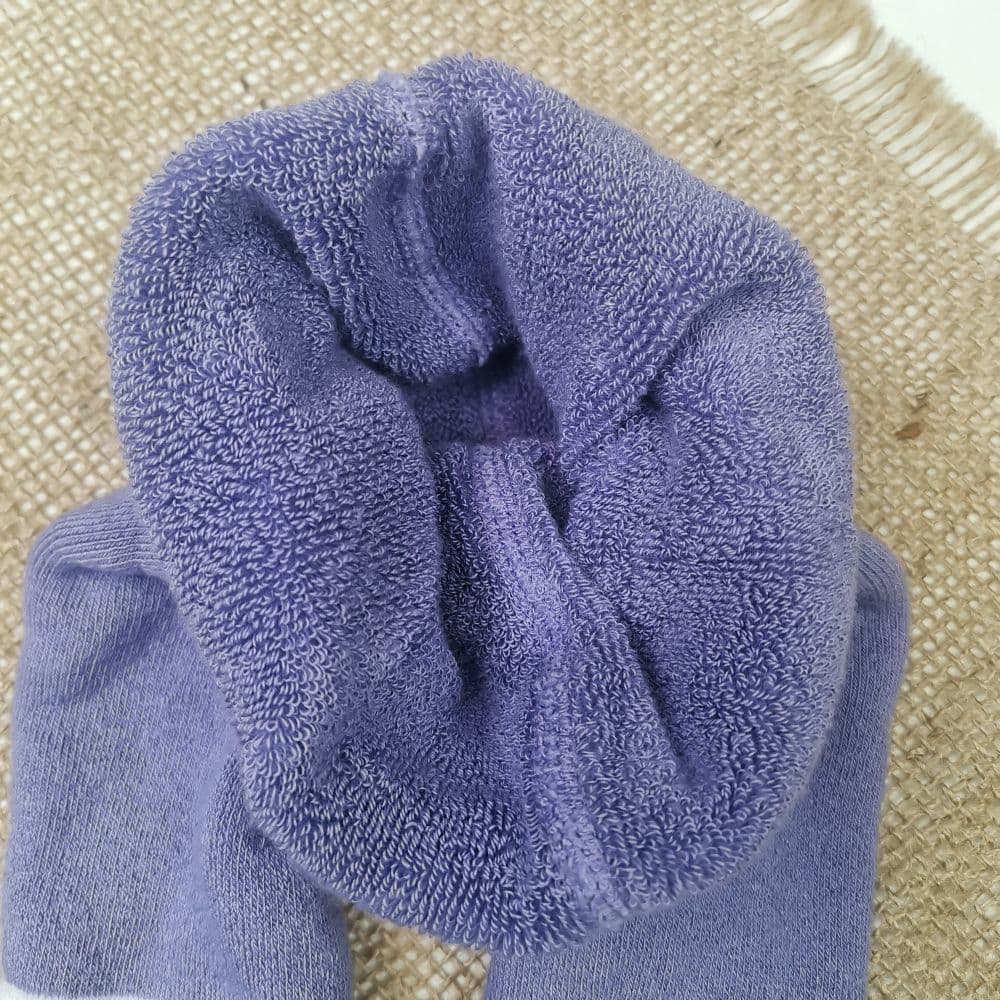جوراب شلواری نوزادی طرح راه راه تو حوله ای بنفش رنگ — تصویر ۶