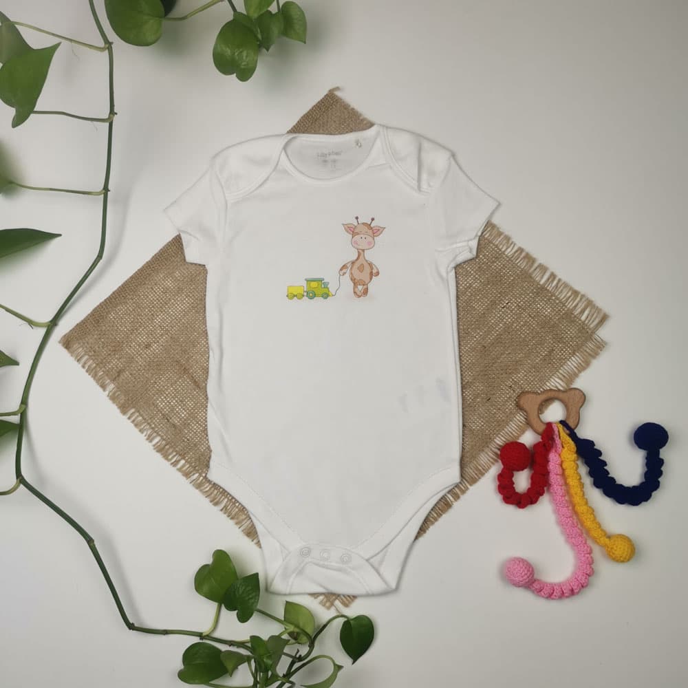 بادی نوزادی آستین کوتاه برند Lily and Dan طرح کبریتی سفید رنگ – 12 تا 24 ماه