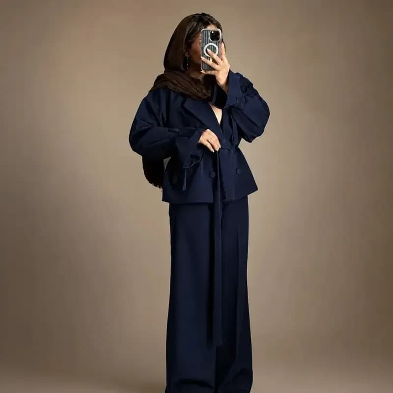 کت شلوار زنانه جنس مازراتی رنگ بندی مشکی سورمه ای قهوه ای سایز 1 و 2 — تصویر ۲