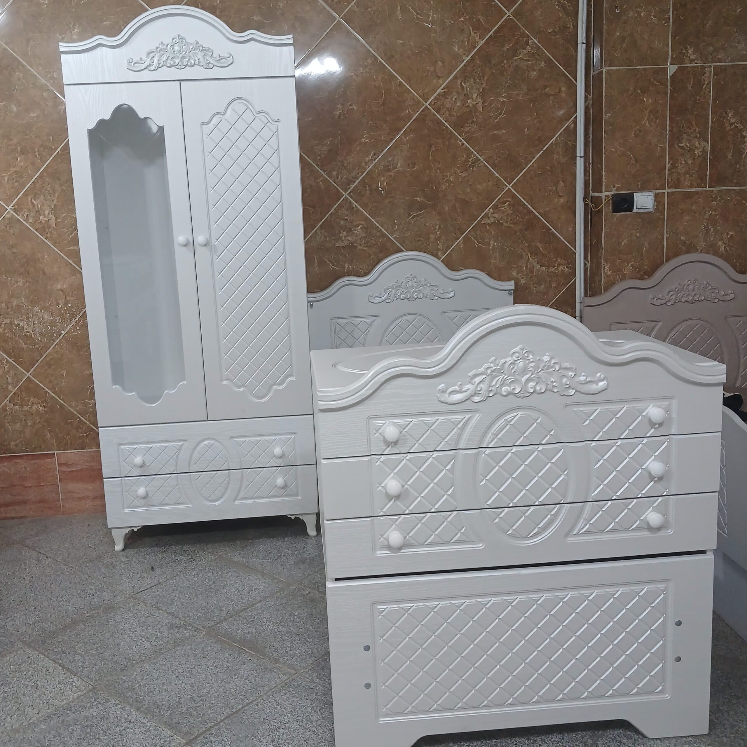 تخت و کمد نوزاد مدل تدی و پارادایس مبلمان فرنا مدل 1141482 — تصویر ۳