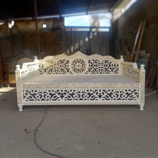 تخت چناری سنتی با طراحی مدرن مبلمان فرنا مدل 1141478