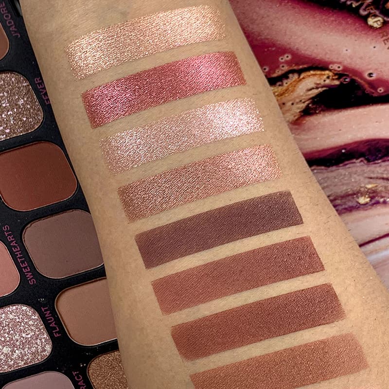 پالت سایه 18 رنگ رولوشن مدل Forever Flawless Allure — تصویر ۵