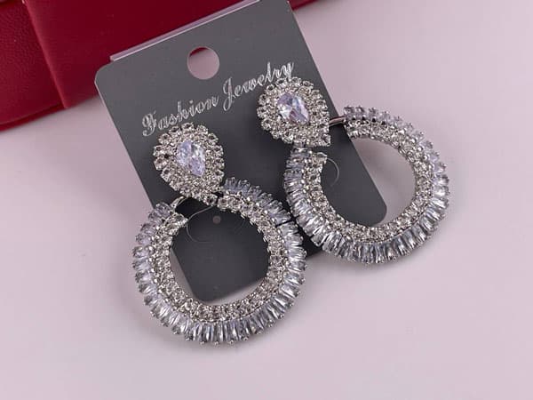 گوشواره طرح جواهر دایره ای — تصویر ۲