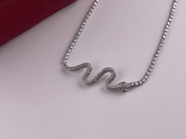 گردنبند طرح جواهر آویز ماری — تصویر ۲