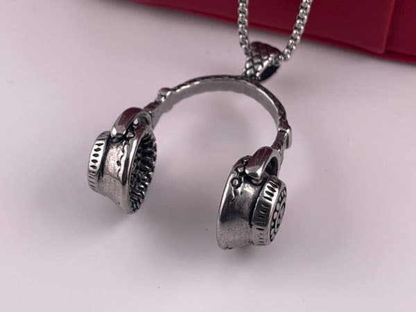 گردنبند هدفون نقره ای مردانه — تصویر ۲
