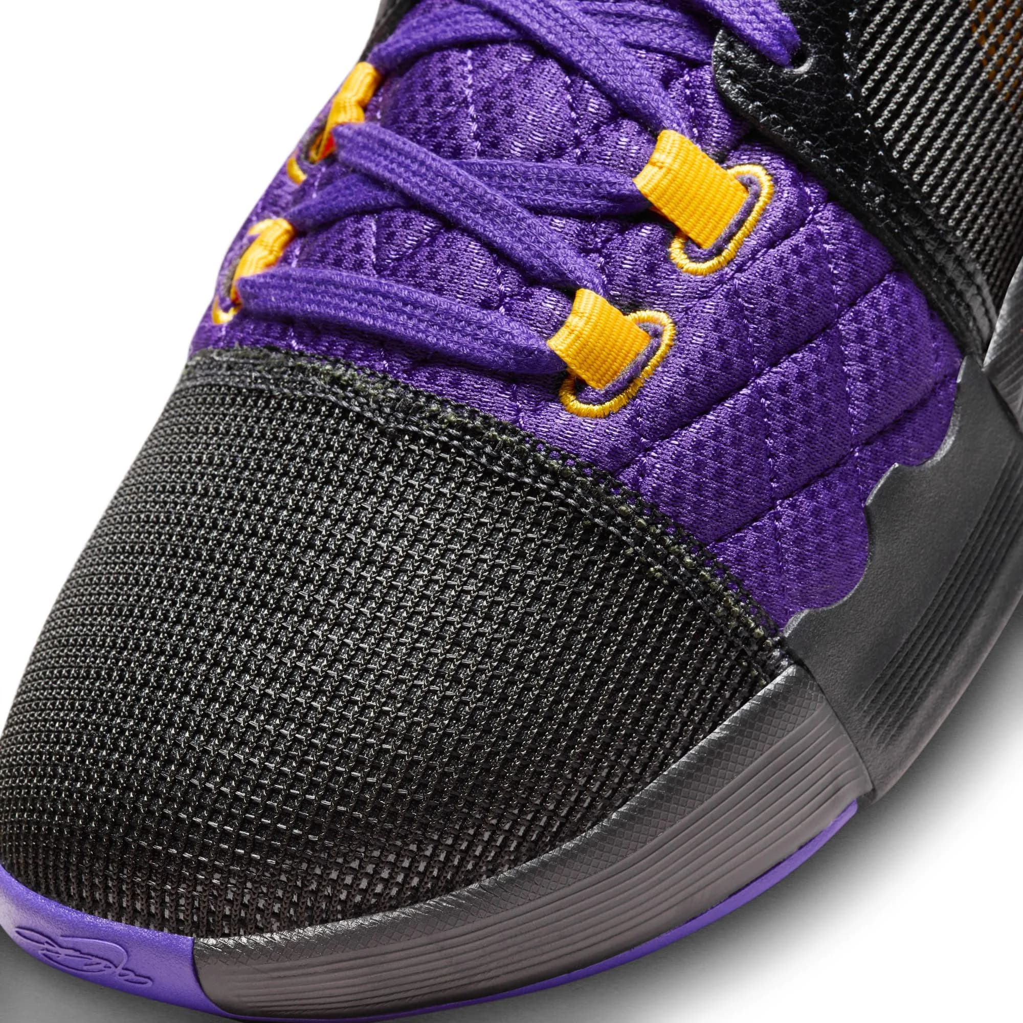 کفش بسکتبال Nike مدل LeBron Witness 8 – FB2239-001 — تصویر ۶