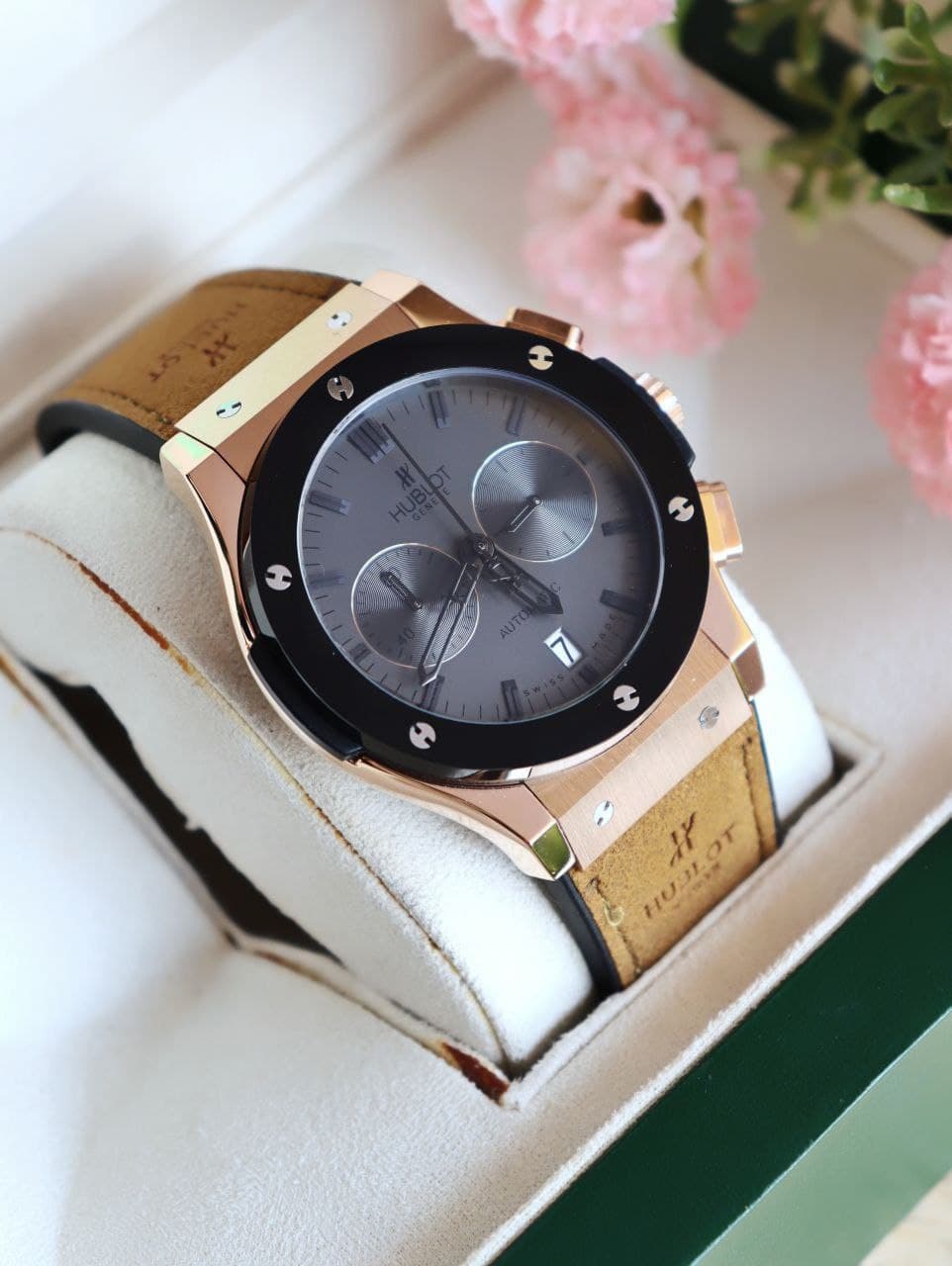 ساعت مردانه هابلوت HUBLOT کرنوگراف بند چرمی رنگ ثابت ضدآب موتور ژاپن کیفیت عالی دارای رنگ بندی کد 1920827 — تصویر ۳