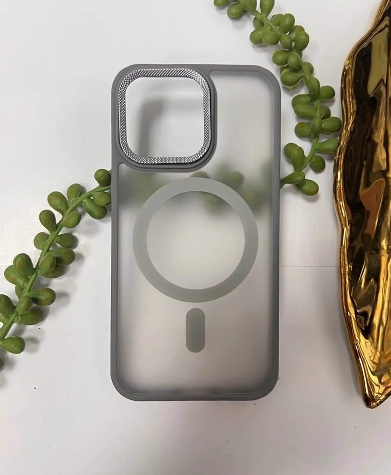 قاب پشت مات مگسیفدار لنز کربنی مجیک ماسک گوشی آیفون Iphone 16 — تصویر ۲