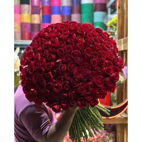 سفارش دسته گل و کادو برای طراح لباس t3330