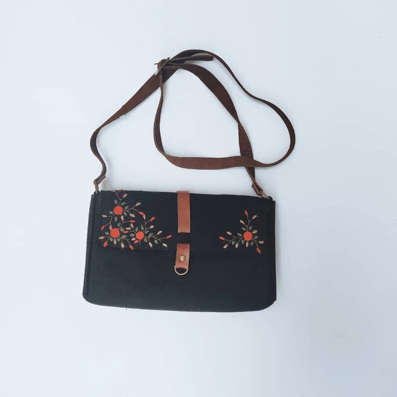 کیف رودوشی نمدی کد 675 کدm15205