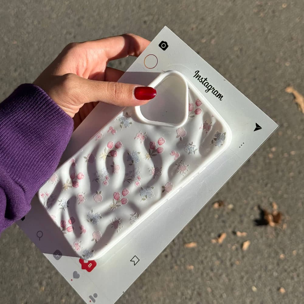 قاب گلدار چروکی مناسب برای گوشی موبایل آیفون Apple iPhone 13 / 13 Pro / 13 Pro Max / 14 / 14 Pro Max / 15 Pro Max / 16 / 16 Pro / 16 Pro Max / 17 / 17 Pro / 17 Pro Max — تصویر ۳