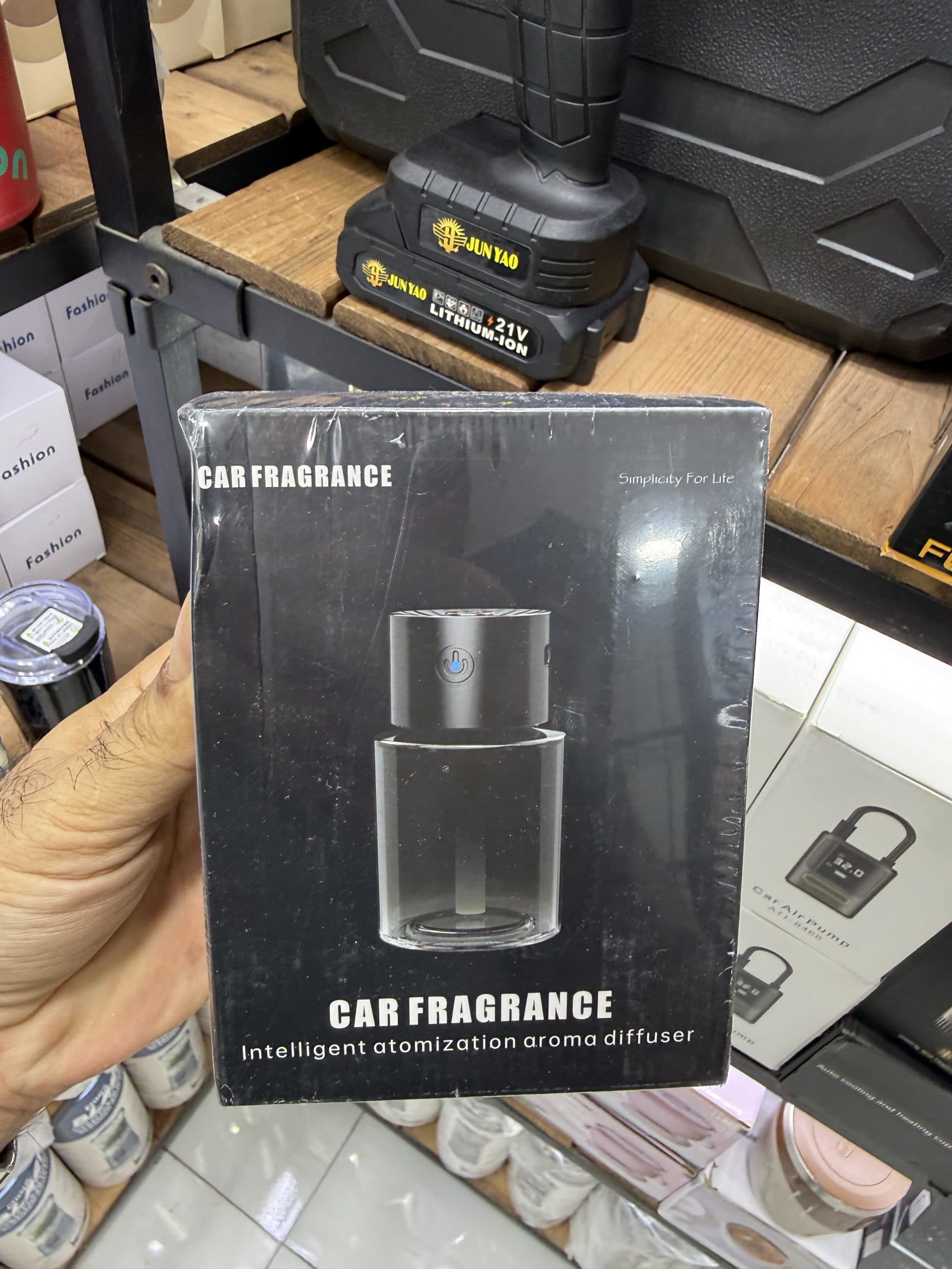 دیفیوزر هوشمند عطر خودرو Car Fragrance، ۱۴۰ میلیلیتر، اتمیزاسیون هوشمند، باتری ۲۰۰ میلیآمپر، سه حالت اسپری، رایحه اسپیس فرانسوی |اورجینال(عمده و تک)