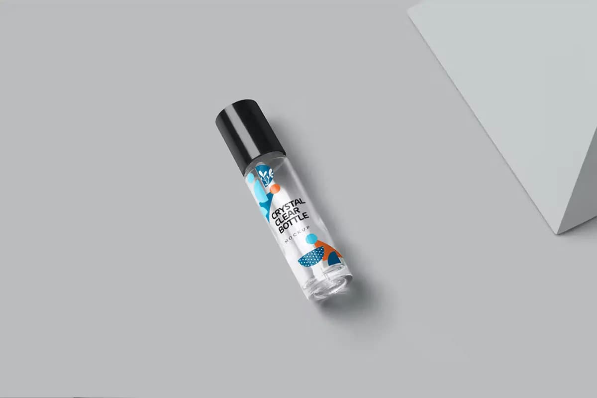 موکاپ بطری عطر رولی شیشه‌ای — تصویر ۳