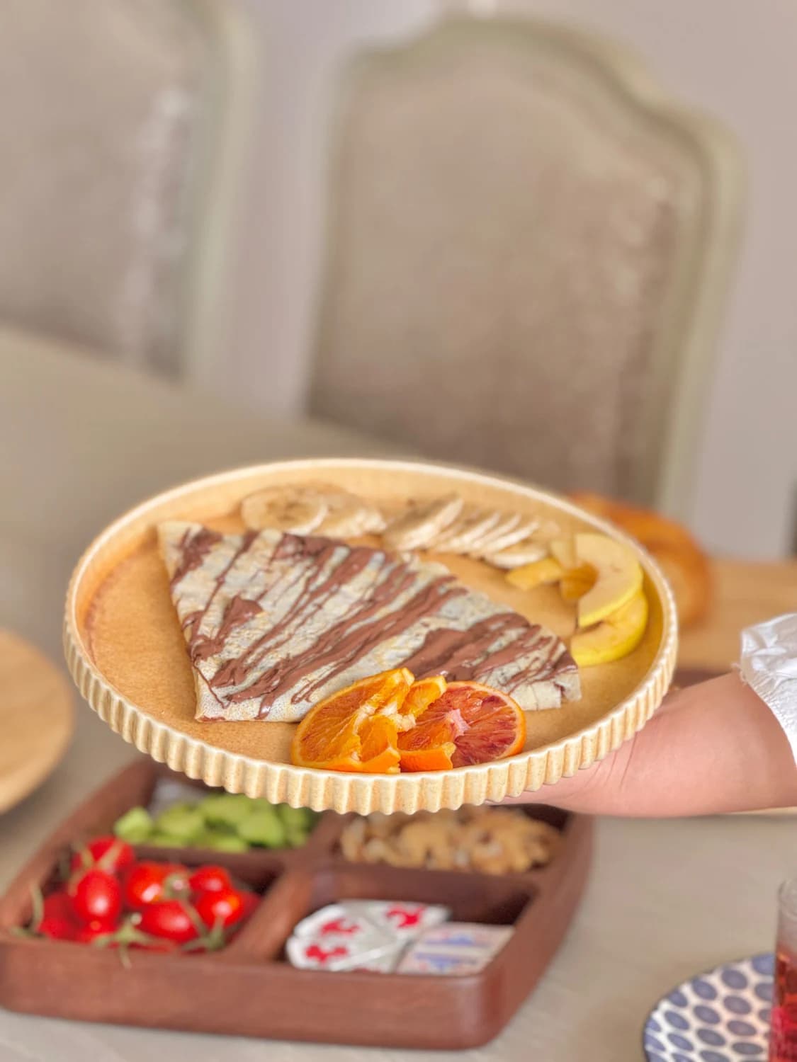 بشقاب لبه دار کایزر بن سای- رنگ کرم ری اکتیو — تصویر ۳